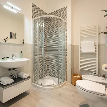 New Bright With Tram 50m And Free Parking Apartment Florence